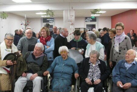 La doyenne centenaire au repas des anciens